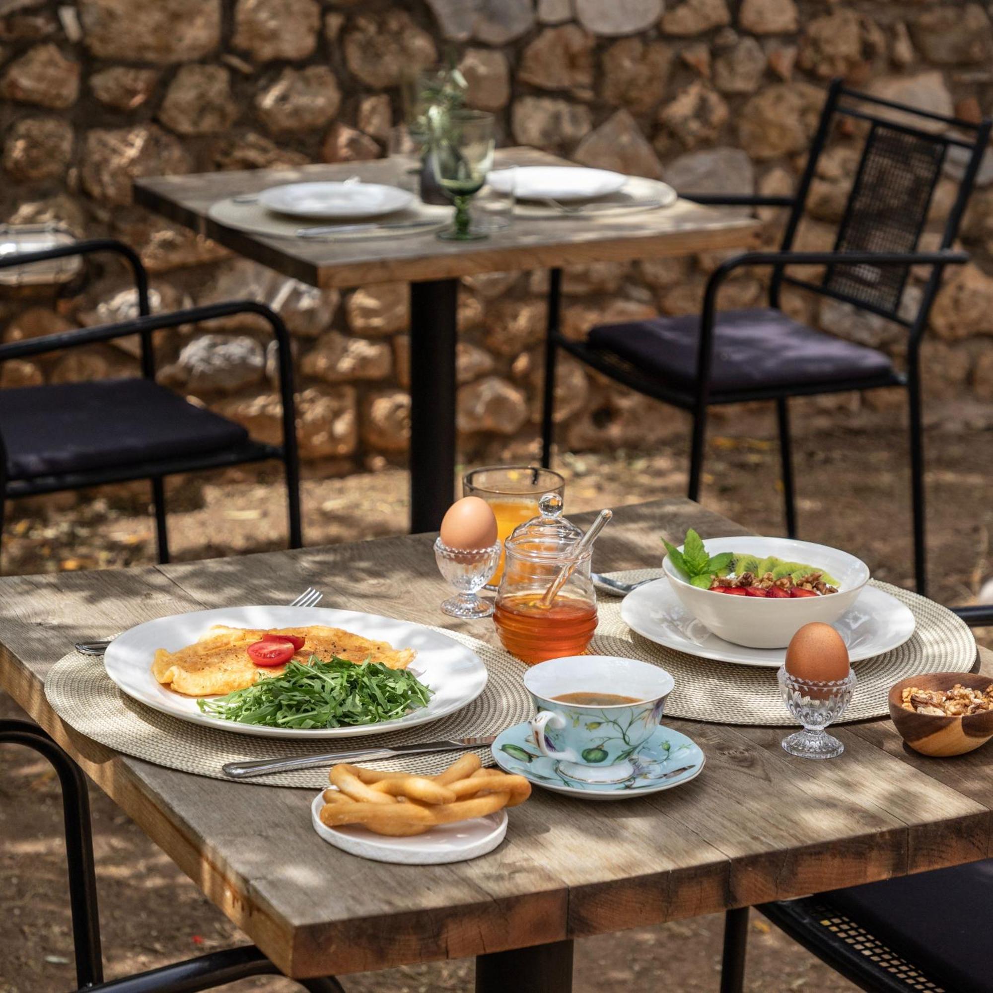 Korona Boutique Hotel Ítilo Kültér fotó