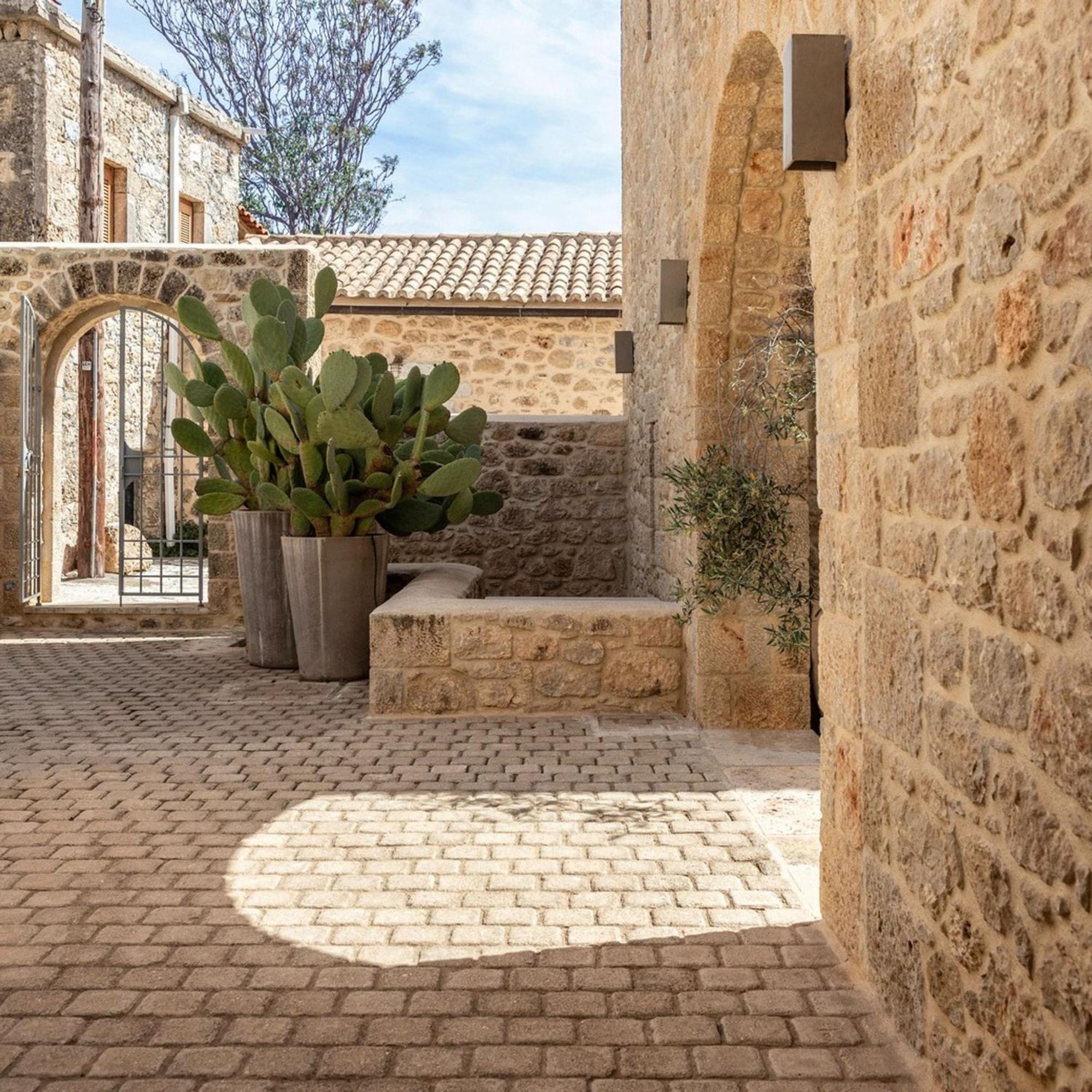 Korona Boutique Hotel Ítilo Kültér fotó