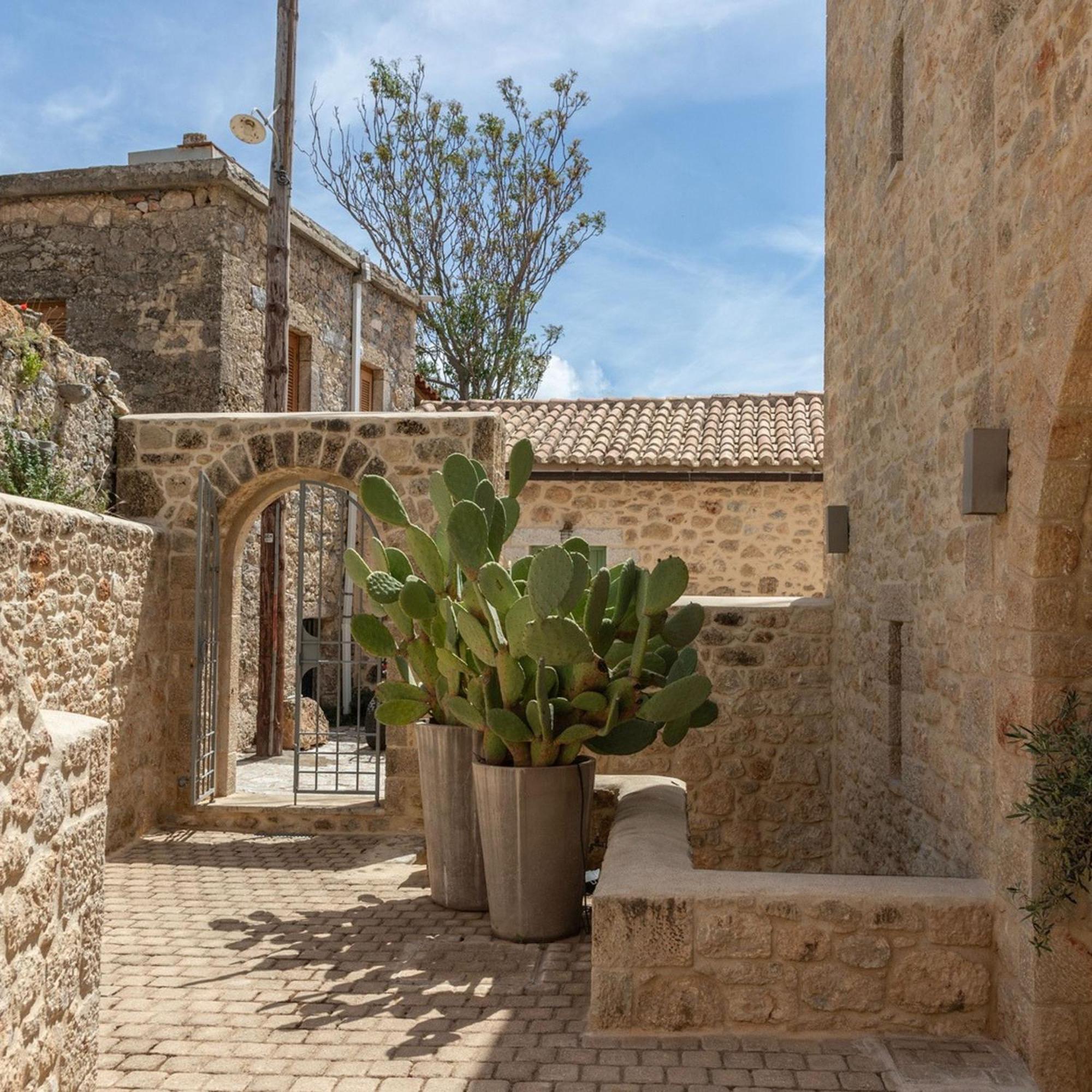 Korona Boutique Hotel Ítilo Kültér fotó