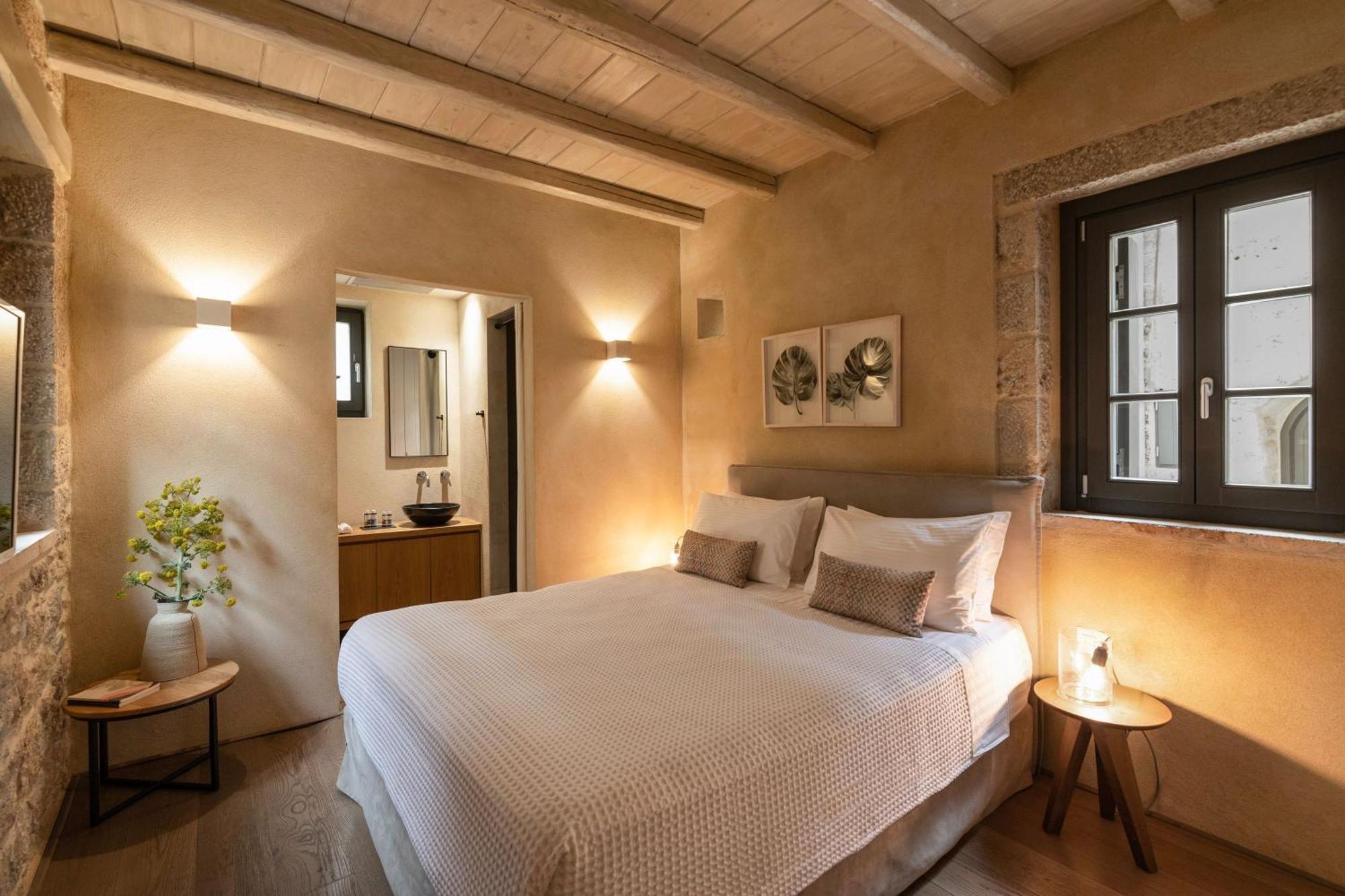 Korona Boutique Hotel Ítilo Kültér fotó
