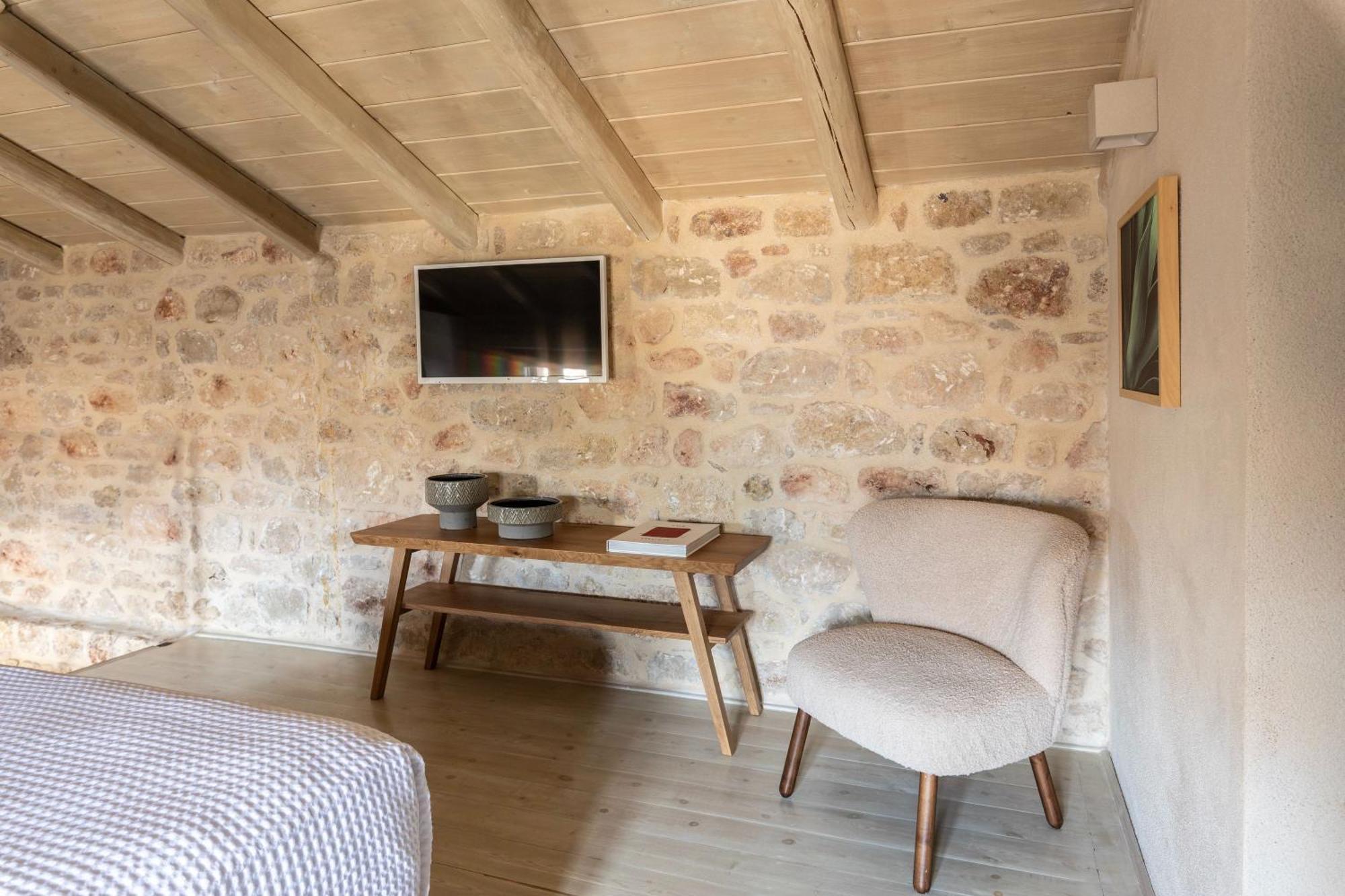 Korona Boutique Hotel Ítilo Kültér fotó