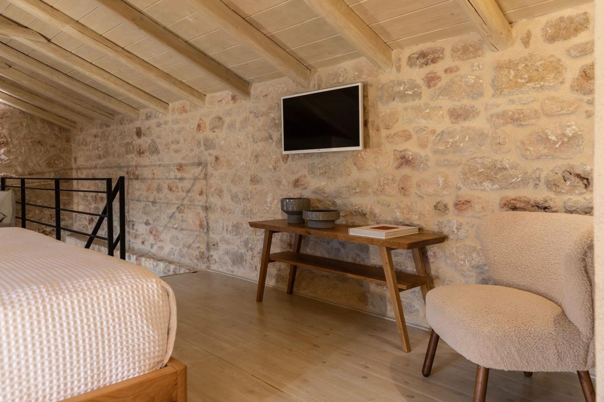 Korona Boutique Hotel Ítilo Kültér fotó