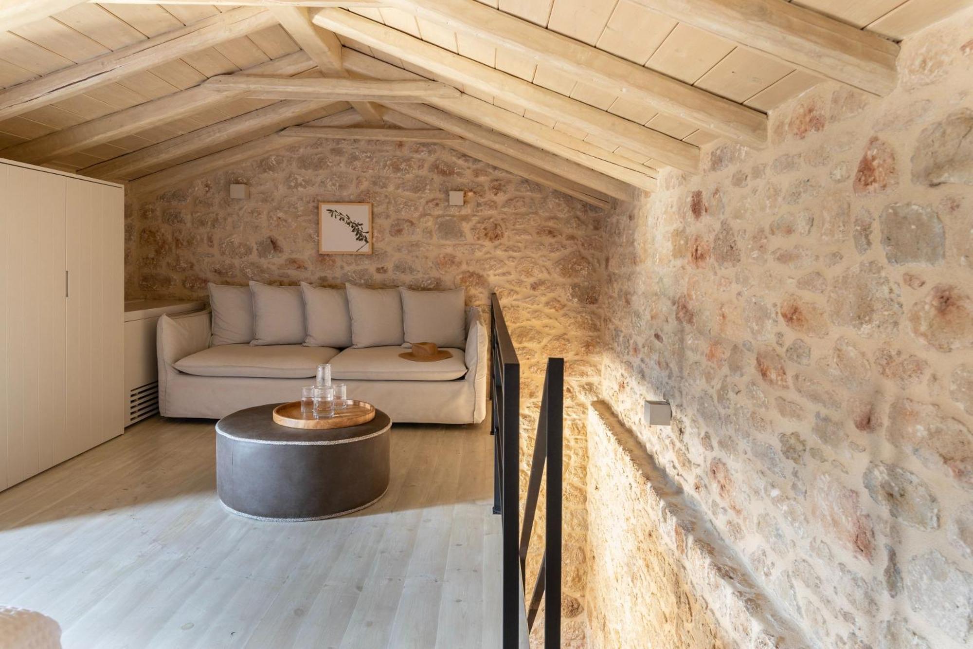 Korona Boutique Hotel Ítilo Kültér fotó