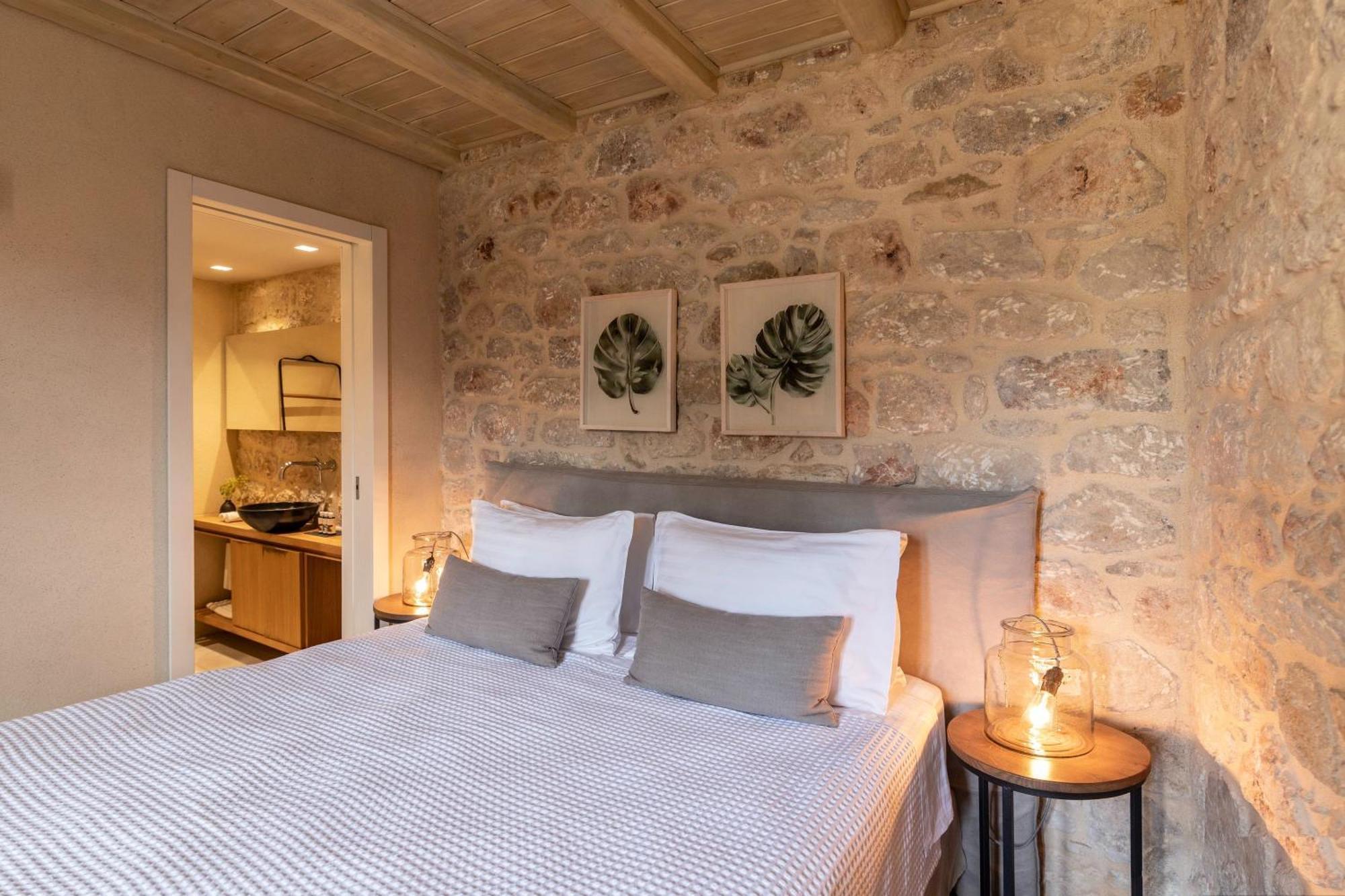 Korona Boutique Hotel Ítilo Kültér fotó