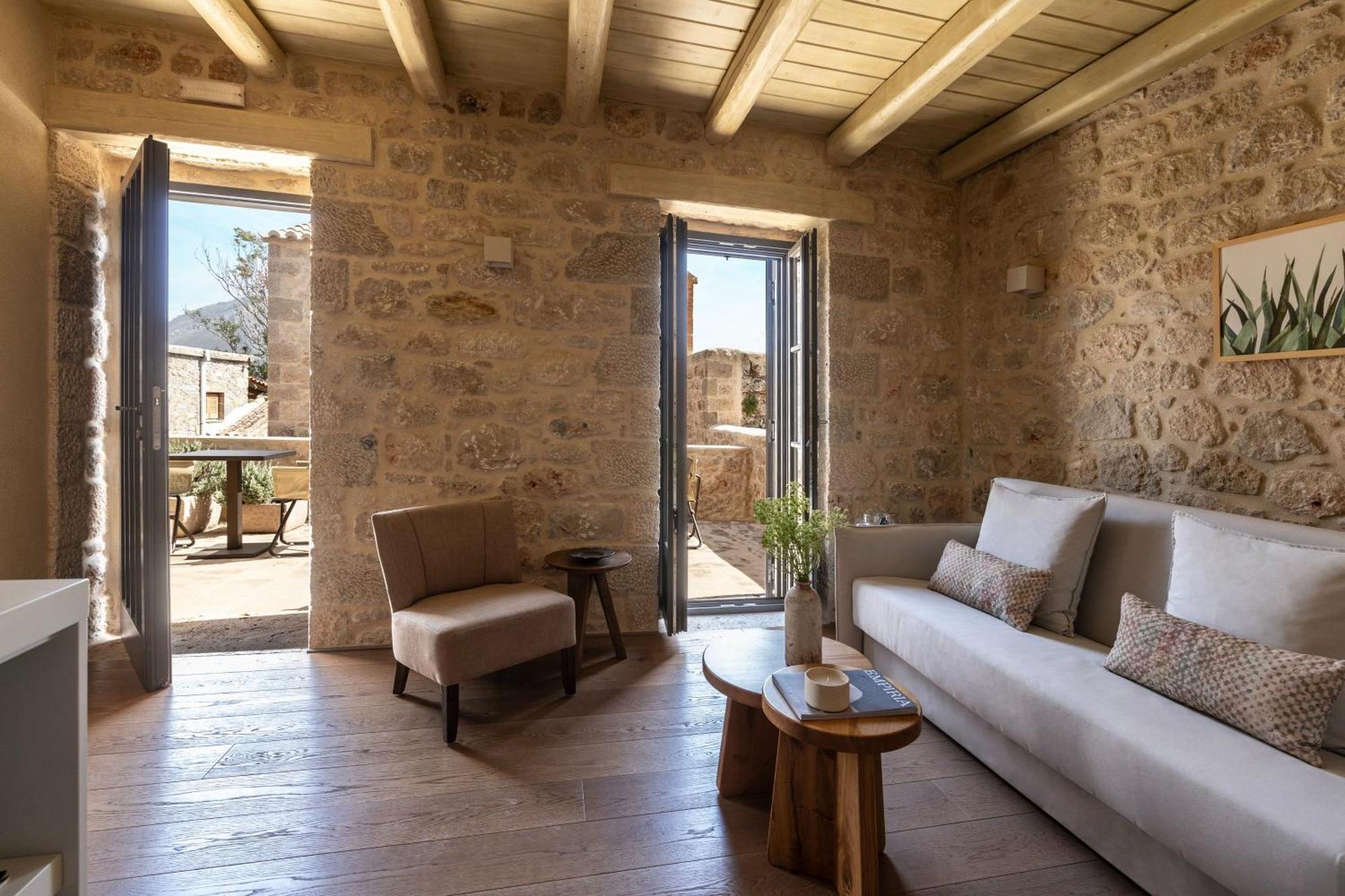 Korona Boutique Hotel Ítilo Kültér fotó