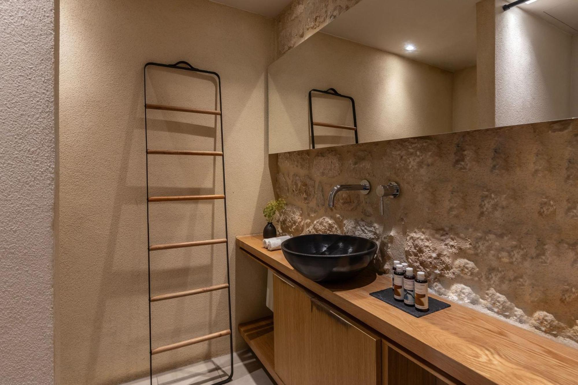 Korona Boutique Hotel Ítilo Kültér fotó