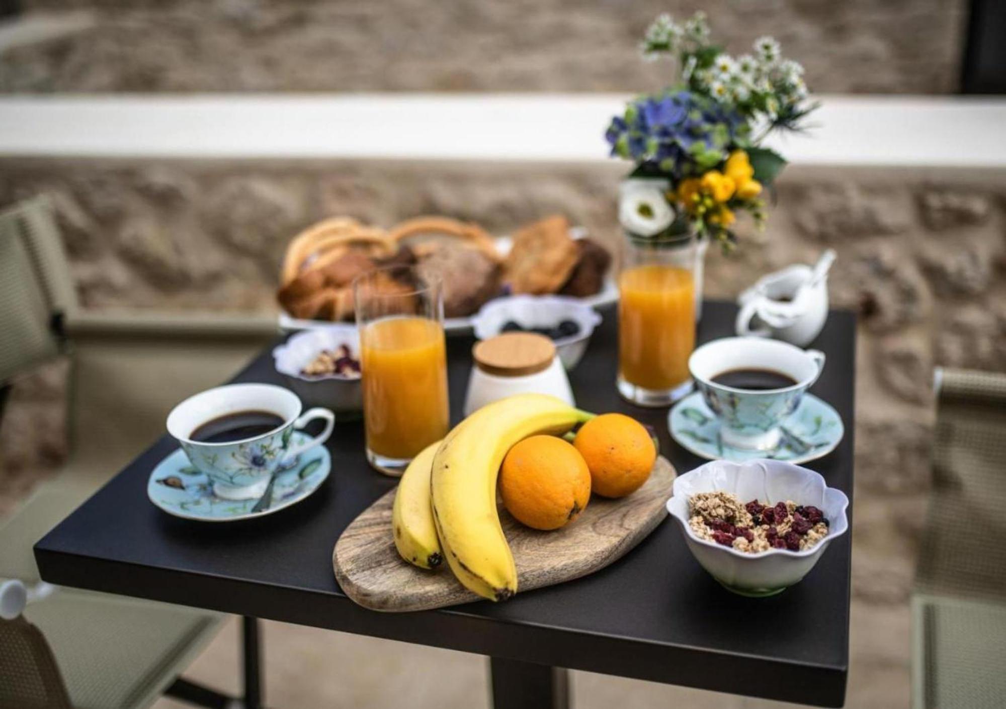 Korona Boutique Hotel Ítilo Kültér fotó