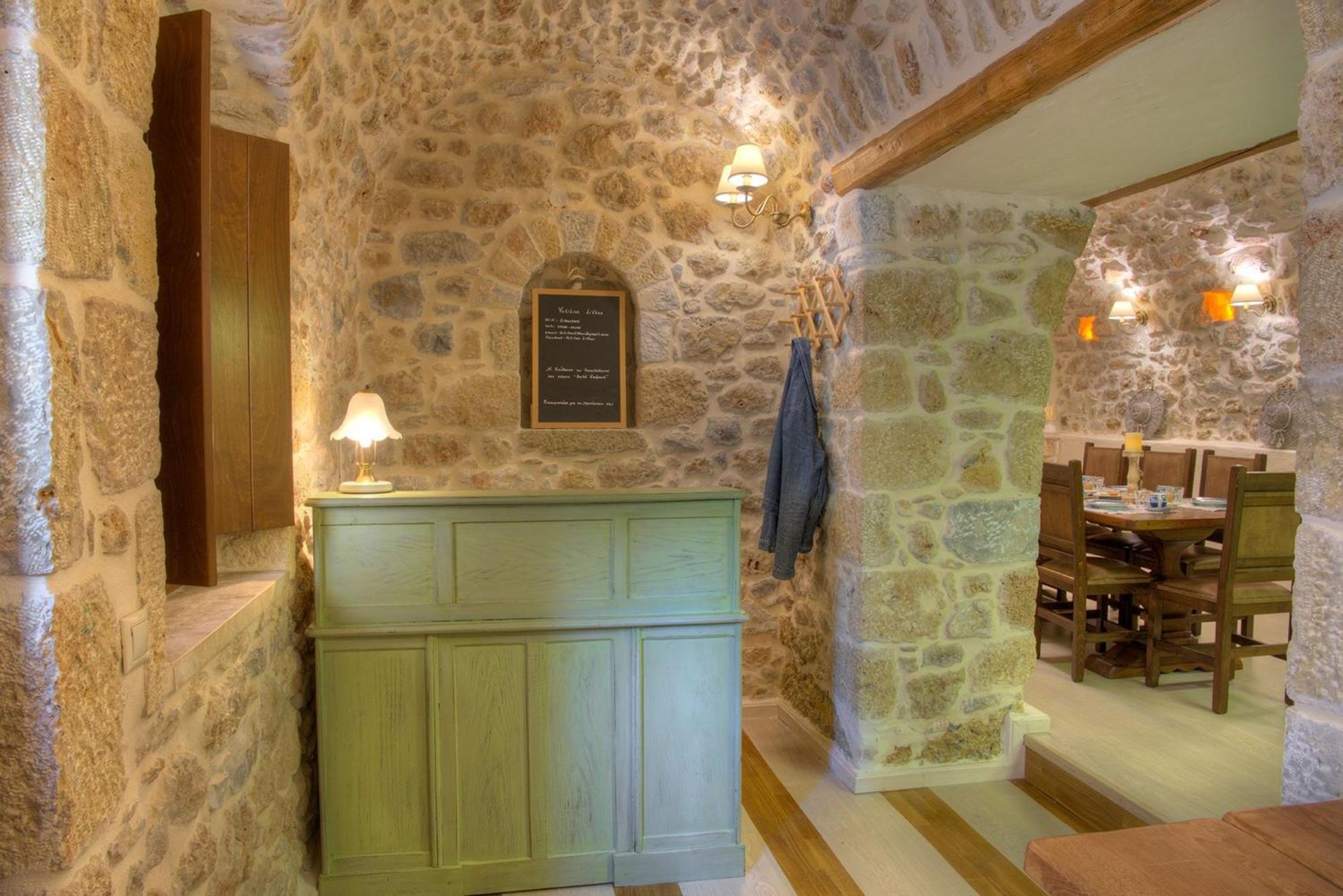 Korona Boutique Hotel Ítilo Kültér fotó