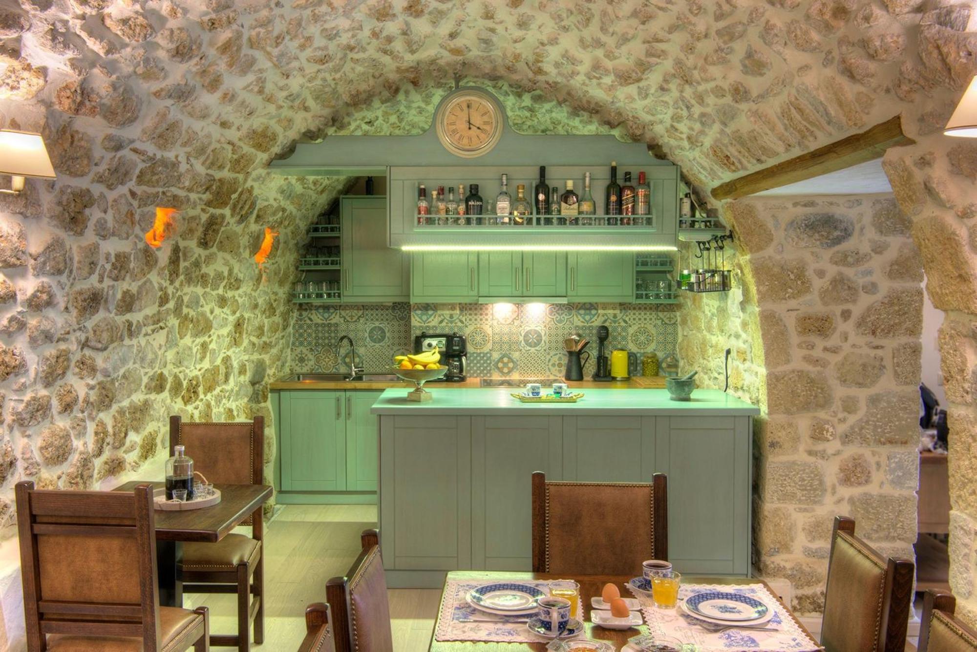 Korona Boutique Hotel Ítilo Kültér fotó