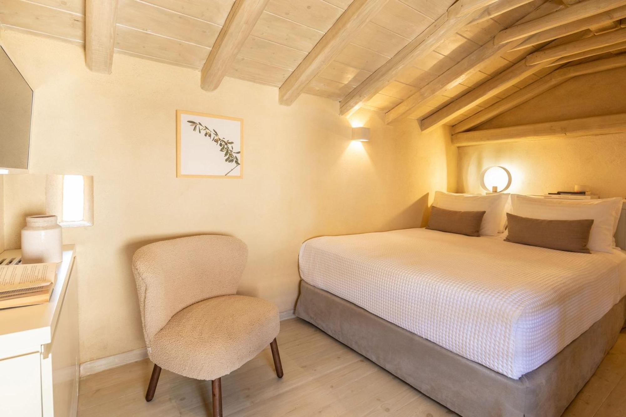 Korona Boutique Hotel Ítilo Kültér fotó